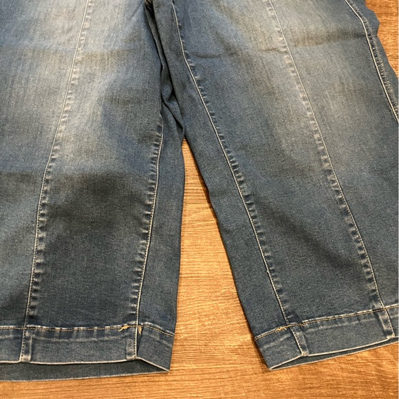 Torrid jeans 26 crop high rise wide leg Plus - Picture 6 of 7